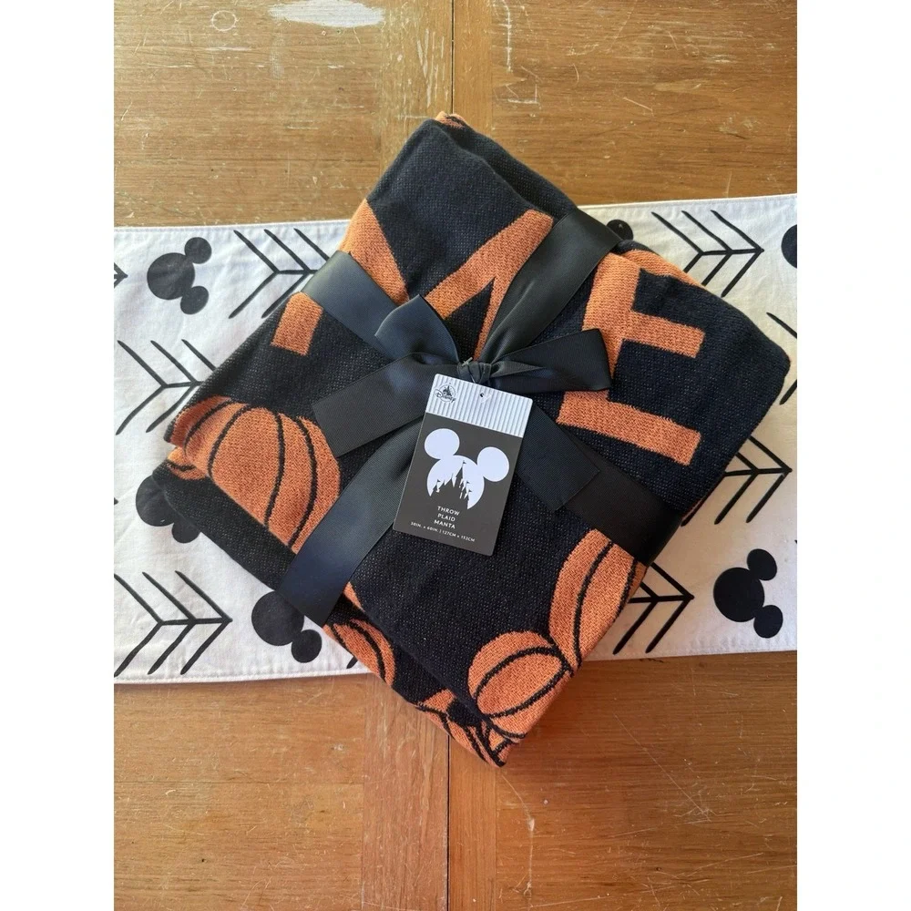2025 Disney Parks Halloween Home Pumpkin Mickey Mouse Icon Throw Blanket NEW